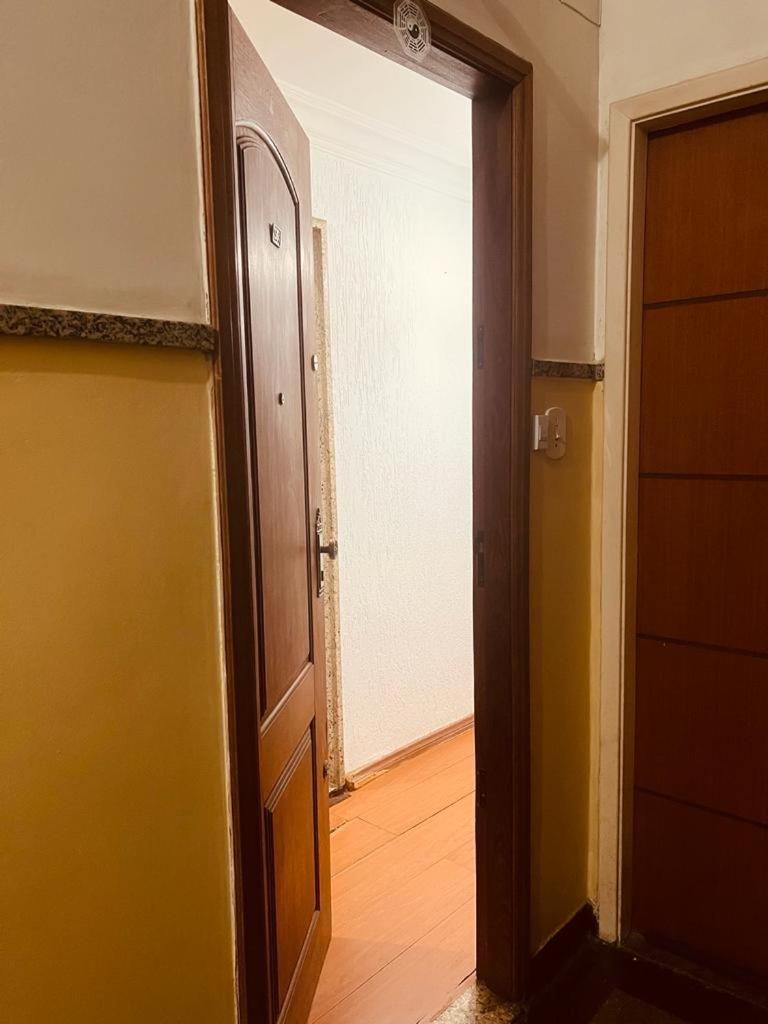 EXCELENTE QUARTO E SALA PARA até 5 PESSOAS POSTO 6 COPA Apartamento *